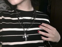 Collier ras du cou punk rond avec pierres disco, chaîne de chapelet en verre cristal noir multiple, pendentif croix à 3 couches