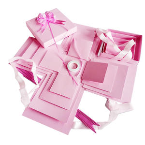 Vente en gros Emballage <span class=keywords><strong>de</strong></span> fleurs <span class=keywords><strong>de</strong></span> luxe pour la Saint-Valentin et la fête des mamans à cinq couches Boîtes cadeaux surprises <span class=keywords><strong>de</strong></span> forme quadrilatère pour bonbons - Product Image 3