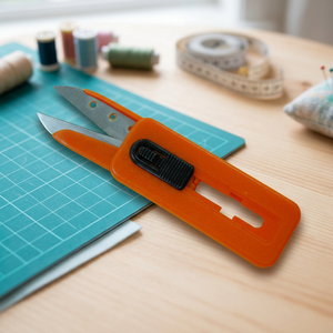 Coupe-fil DK-871 4 pouces |   Ciseaux à broder avec manche en plastique orange, lame en acier inoxydable, ciseaux de tailleur - Product Image 3