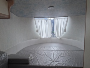 Caravane <span class=keywords><strong>de</strong></span> camping version ultime à double essieu pour famille, camping-car <span class=keywords><strong>de</strong></span> luxe, caravane électrique mobile avec cuisine et salle <span class=keywords><strong>de</strong></span> bain - Product Image 4