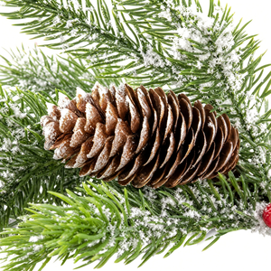 Guirlande de Noël rustique en PVC avec feuillage et fruits rouges, personnalisable avec logo, pour décoration intérieure et extérieure, idéale pour les fêtes de Noël. - Product Image 6