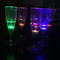 Vaisselle de fête en plastique étanche à LED activée par liquide pour verres, lot de 6, couleurs personnalisables, pour mariages, bars, clubs, événements
