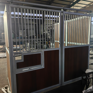 Establo Portátil de Alta Calidad para Caballos, Apto para Granjas e Industrias, con Comedero y Valla para Heno - Product Image 5
