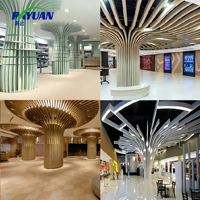 Revêtement en lattes d'aluminium à grain de bois courbé pour la décoration intérieure intégrée du plafond et des murs du hall