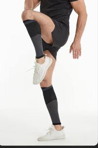 การเพิ่มแรงดันรอบข้อเท้าแบบพรีเมียม น้ำหนักเบา สองสี แห้งเร็ว ทนทาน ไร้รอยต่อ รองรับน่องและขา - Product Image 1