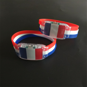 Pulsera de Silicona LED con Bandera Nacional, Precio de Fábrica, Resistente al Agua, Funciona con Batería, Gran Venta, Nueva Llegada - Product Image 5