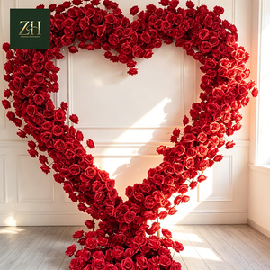 Arco Floreale a Forma di Cuore con Rose Rosse Bordeaux per Decorazione di Palchi e Feste Nuziali - Product Image 1