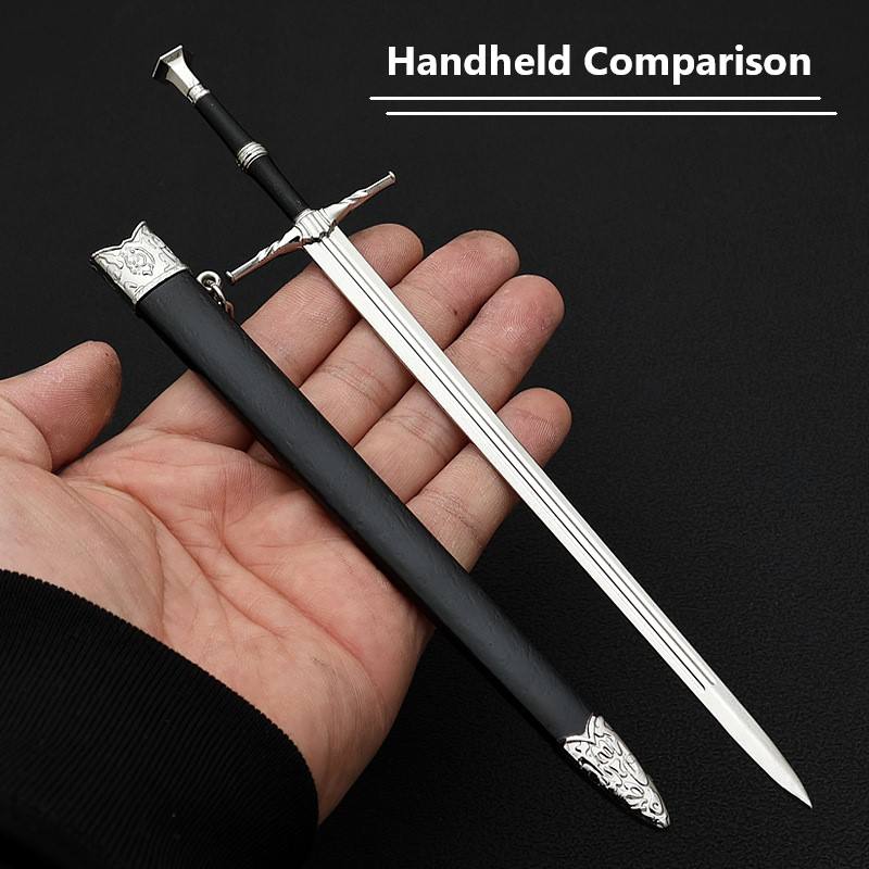 Nuova spada d'acciaio bestia