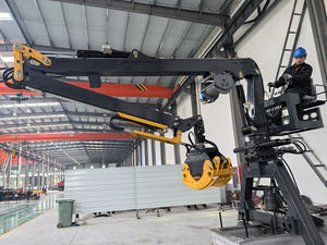 מנוף טלסקופי רכוב על משאית עם זרוע הידראולית מתקפלת לאיסוף עצים - Product Image 2