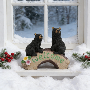 Statua da Giardino di <span class=keywords><strong>Orso</strong></span> Nero Carino, Realistico Coppia di Orsi in Resina Seduta su Ponte di Legno con Insegna 'Benvenuti', Decorazione Floreale Colorata - Product Image 3
