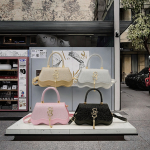 <span class=keywords><strong>Sac</strong></span> à main carré tendance rétro décontracté pour femme, collection <span class=keywords><strong>Printemps</strong></span> 2026, <span class=keywords><strong>sac</strong></span> bandoulière décontracté et élégant avec strass, nouveau style - Product Image 2