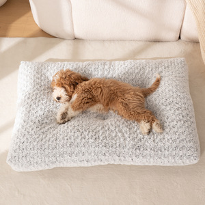 Tapis pour animaux de compagnie en peluche, rectangle, doux, chaud, respirant, lit pour chien, utilisation en hiver, printemps, automne - Product Image 1