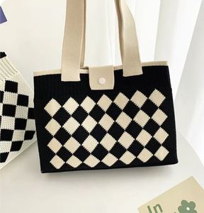 <span class=keywords><strong>Sac</strong></span> à main pour femme à bandoulière unique, grande capacité, <span class=keywords><strong>sac</strong></span> fourre-tout <span class=keywords><strong>matelassé</strong></span> pour l'extérieur, polyester tricoté simple pour l'automne précoce, étudiants - Product Image 3