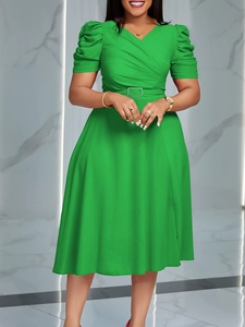 Robe longue plissée élégante et tendance à col en V pour femme, nouvelle collection été, idéale pour l'exportation - Product Image 1