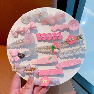 थोक कार्टून प्यारा दिल के आकार का फूल गुलाबी बाल क्लिप बच्चों के बालों के लिए मोती बालों के सामान के साथ सेट - Product Image 1