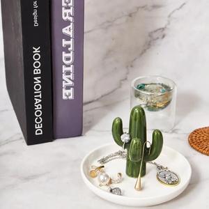 Aloe and <span class=keywords><strong>Cactus</strong></span> Résine Artisanat Bijoux Plateau Élégant Commode Rangement et Salle de Bain Ornement Anneau Stand - Product Image 5