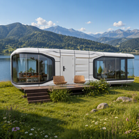 Villa de vacances modulaire de luxe en acier, maison capsule préfabriquée haut de gamme avec cuisine complète, salon et salle de bain de qualité hôtelière