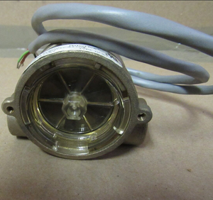 เซ็นเซอร์ใหม่ RFS-2500B 155485 RotorFlow สวิตช์ควบคุมการไหลแบบอิเล็กทรอนิกส์ ตั้งค่าจุดตัดการไหลได้ 1.5-20 GPM 24VDC - Product Image 2