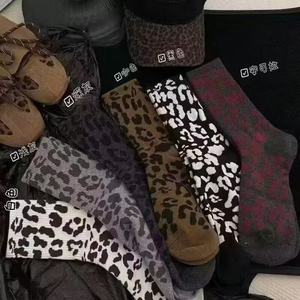Calcetines de Mujer con Estampado de Leopardo, Algodón, Media Pierna, Transpirables, Estilo Moderno para Primavera y Otoño - Product Image 3