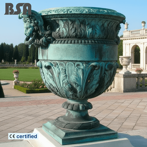Maceta Escultórica de Cabeza de León Clásica en Bronce Fundido, Florero de Metal y Cobre para Decoración de Villas - Product Image 1