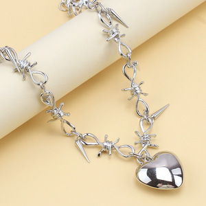 Collar con Colgante de Corazón, Aleación de Zinc, Estilo Gótico, Joyería para Fiestas - Product Image 3