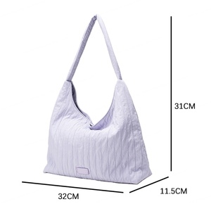 Bolso de mano de nailon de invierno 2025, superventas, bolsos acolchados, bolsos de tela acolchada, bolsos acolchados al por mayor - Product Image 3