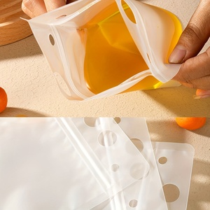 Bolsa de Bebida Transparente de Alta Barrera con Forma, para Líquidos, Jugos, Leche, 700 ml, con Pajita - Product Image 3