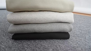 Felpa con Cappuccio da Uomo 1977 Essentials di Alta Qualità, 100% Cotone, <span class=keywords><strong>Fear</strong></span> of Winter God 1.1, Colore Dark Oatmeal con Stampa in Rilievo - Product Image 5