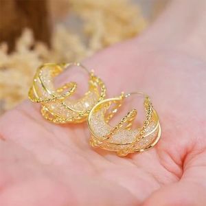 Eleganti Orecchini Pendenti da Donna alla Moda con Design Geometrico a Rete Traforata - Product Image 5