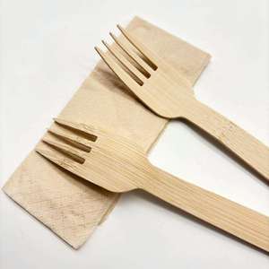 Ensemble de couverts jetables biodégradables en bambou de qualité alimentaire naturel, cuillère, fourchette, couteau pour les dîners modernes - Product Image 1