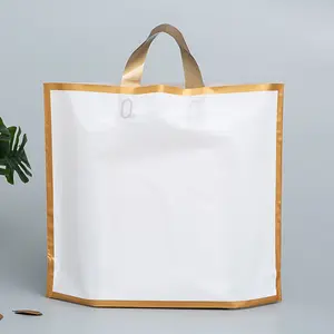 Sac de transport en plastique givré souple poly cadeau promotion vêtements épicerie détaillant sacs à provisions avec poignée à boucle