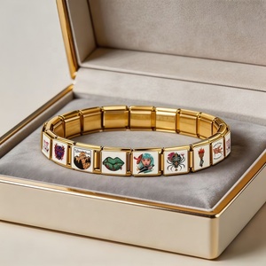 Pulsera de Eslabones Modulares Chapada en Oro con Dijes Gráficos Audaces Estilo Tatuaje Clásico Italiano para Joyería Urbana Atrevida - Product Image 2