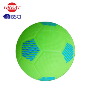 Pelota de fútbol de peluche de plástico de colores, barata - Product Image 6