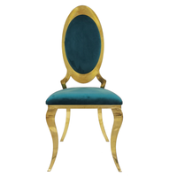 Chaise de mariage moderne noire de luxe avec dossier haut et cadre doré pour événements et réceptions en appartement et en villa