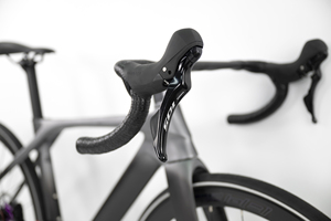 Bicicleta de Carretera Twitterbike T10 R7120 de Carbono 700C con Freno de Disco, 24 Velocidades y Juego de Ruedas de Fibra de Carbono en Venta - Product Image 4