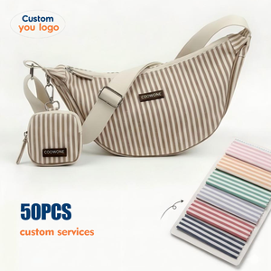 <span class=keywords><strong>Borsa</strong></span> a Mezzaluna in Tela a Righe Personalizzata, <span class=keywords><strong>Borsa</strong></span> a Tracolla <span class=keywords><strong>per</strong></span> Passeggiare con il Cane con Attacco <span class=keywords><strong>per</strong></span> Guinzaglio, Piccola <span class=keywords><strong>Borsa</strong></span> Porta Snack <span class=keywords><strong>per</strong></span> <span class=keywords><strong>Cani</strong></span> <span class=keywords><strong>per</strong></span> Proprietari di Animali Domestici - Product Image 1