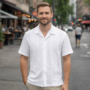 Chemise à col campagnard texturée blanche élégante et personnalisée, chemise décontractée à manches courtes boutonnée pour <span class=keywords><strong>homme</strong></span>, <span class=keywords><strong>tenue</strong></span> de style urbain chic pour tous les jours - Product Image 4