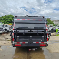 Camion Compacteur à Ordures Dongfeng 4x2 Prix Usine Grande Capacité Conception Durable Idéal pour les Opérations d'Assainissement Urbain