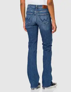 Novos jeans mini queimados da moda para mulheres
