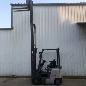 TCM <b>Battery</b> Forklift 1.5Ton 4.7Meters Used Electric With Three Stage Mast Solid Tire Outdoor <b>Operation</b> - Product Image 4