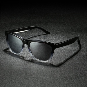 Vente flash 2024 - Prix bas - MOQ faible - Lunettes de <span class=keywords><strong>soleil</strong></span> polarisées de haute qualité - Logo personnalisé pour hommes et femmes - Product Image 4