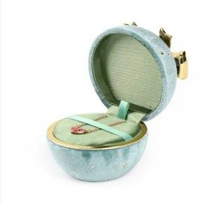 Custom Christmas Velvet Jewelry Packaging Box for Wedding <strong>Rings</strong> Earrings Pendants Round with <strong>Bow</strong> - Product Image 3