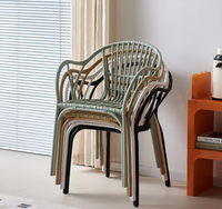 Chaise de jardin moderne au design simple, chaise de salle à manger extérieure en plastique avec dossier et accoudoirs pour balcon, cour, personnalisation du logo