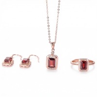 Ensemble de bijoux en argent 925 avec grenat naturel de couleur sang de pigeon, comprenant une bague, des boucles d'oreilles et un pendentif en grenat rouge du Mozambique