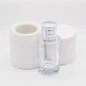 50 ml de botella de perfume de vidrio con tapa magnética <span class=keywords><strong>y</strong></span> embalaje exterior para enviar a <span class=keywords><strong>amigos</strong></span> preferido - Product Image 1