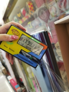 Chất lượng cao tự động kính chắn gió Tắc Kè Hoa cửa sổ Tint 1.52*30M Xe cửa sổ Sticker Tắc Kè Hoa cửa sổ phim vlt80 % nhà máy màu xanh giá - Product Image 4