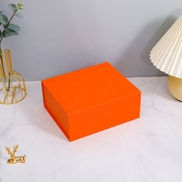Boîte cadeau rigide magnétique orange en stock, emballage en carton rigide avec logo personnalisé et insert en mousse pour bijoux, cosmétiques et cadeaux