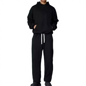 Conjunto Deportivo Unisex con Capucha Negra, 100% Algodón, Corte Holgado, Estilo Casual, con Cordón en la Cintura y Bolsillos Laterales - Product Image 1