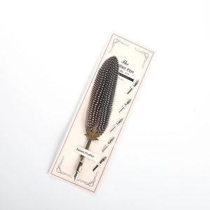 Ensemble de <span class=keywords><strong>calligraphie</strong></span> vintage médiévale <span class=keywords><strong>anglaise</strong></span> Bookworm Water Writing Fountain avec <span class=keywords><strong>plume</strong></span> à plumeau et stylo <span class=keywords><strong>plume</strong></span> - Product Image 6
