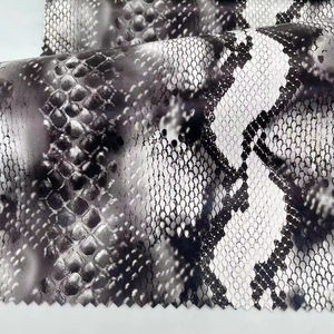 Tessuto in Pelle Sintetica Senza PFAS con Stampa Pelle di Serpente per Pantaloni e Giacche, Tessuto in Pelle di Design, Finta Pelle di Tendenza - Product Image 2